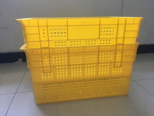 600*400mm 과일과 야채 플라스틱은 쌓아 올릴 수 있는 전환 배포를 나무 상자에 채워 넣습니다